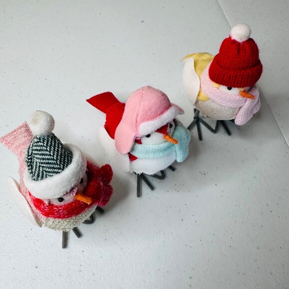 Christmas Wondershop Winter Birds Decor With Hats Scarves 4 inches 2021 set of 3 - Picture 9 of 11